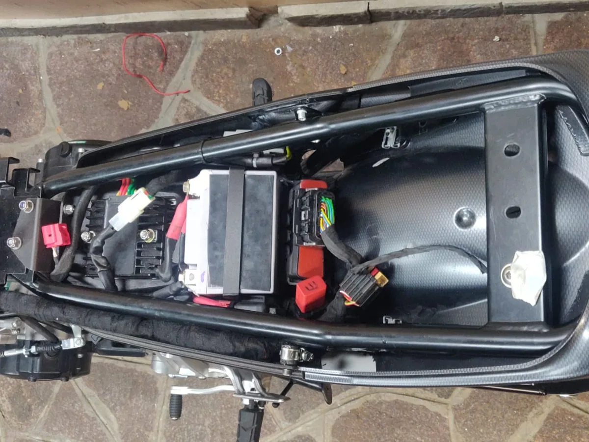 The tray fitted, with battery and electronics in place